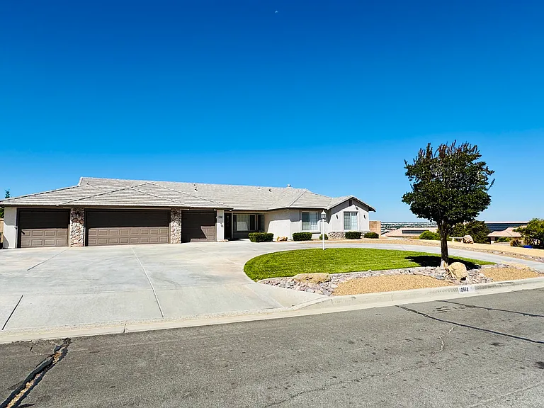 12552 Overlook Rd — Photo 45
