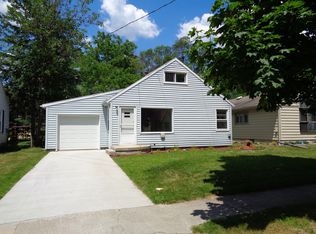 1417 Wyllys St, Midland, MI 48642