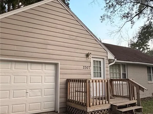 2307 NE 37th Ter, Kansas City, MO 64116
