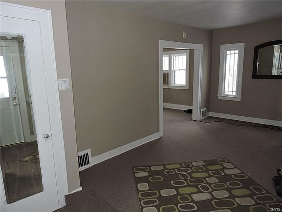 2nd image of 500 Beattie St