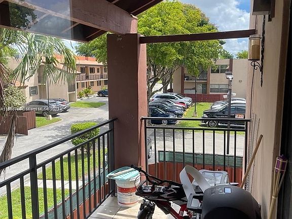 4th image of 460 W Park Dr APT 202