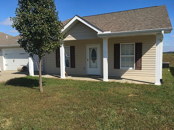 2nd image of 440 Arbor Cir