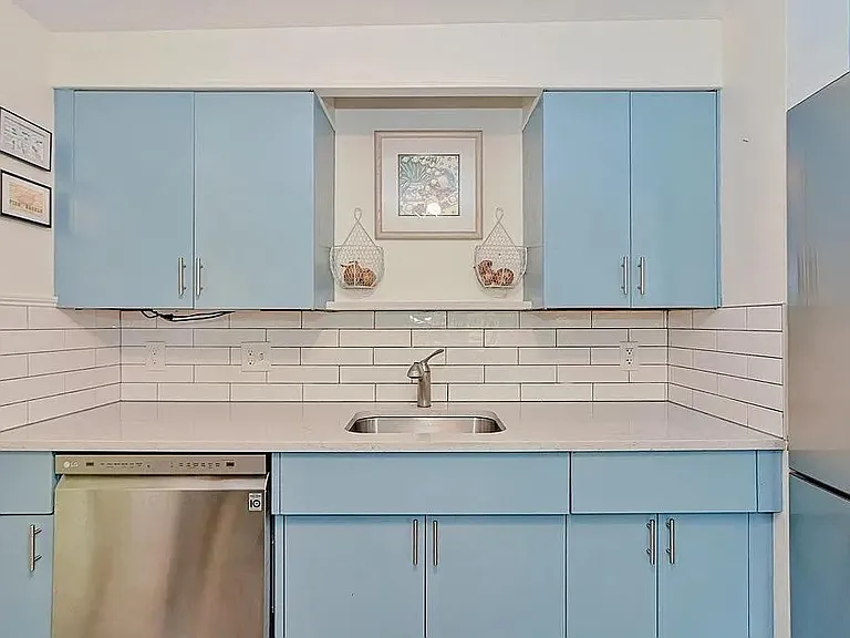 36 Draper Ave — Photo 2