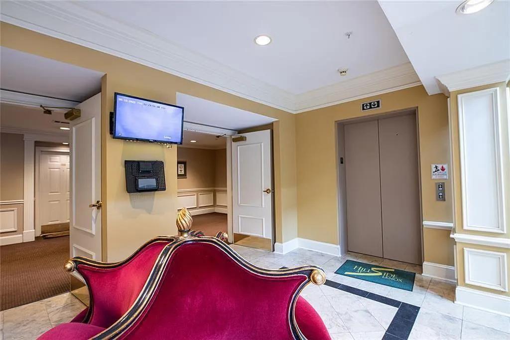 2 bed, 2.0 bath, 1105 sqft, $2,250 — Photo 4