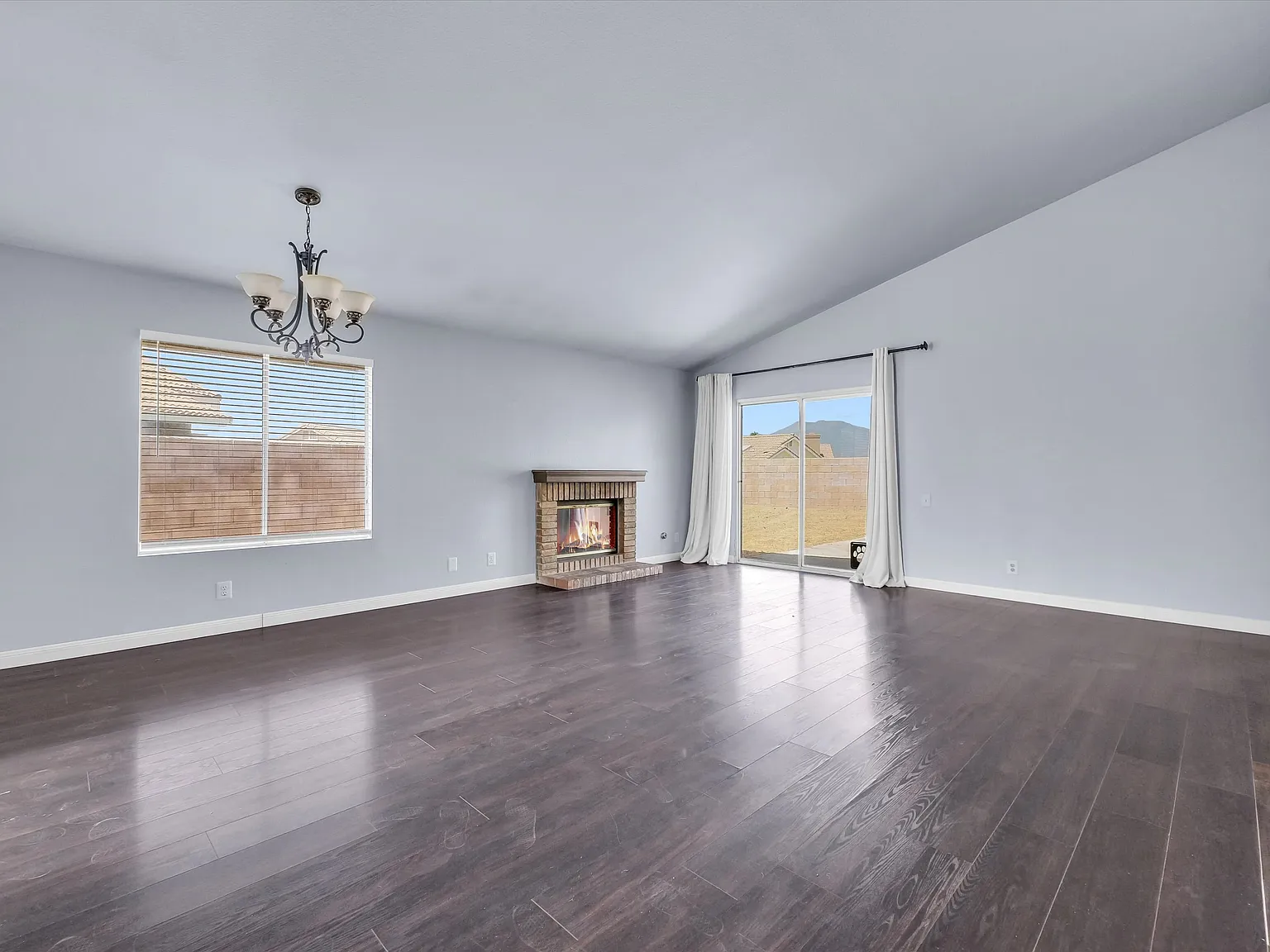 3 bed, 1188 sqft, $3,200 — Photo 4