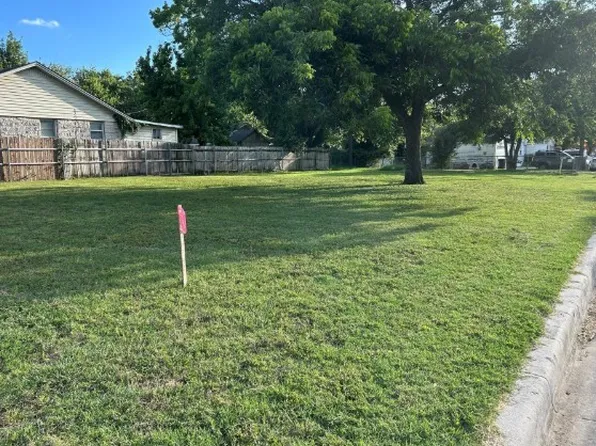 2900 Ryan Ave, Fort Worth, TX 76110