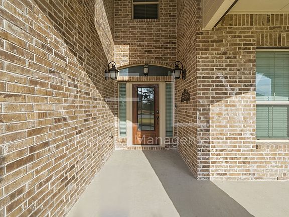 4th image of 2512 Arno St