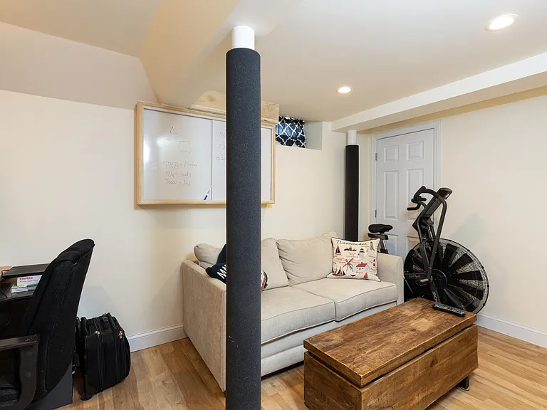 9 P St #1 — Photo 12