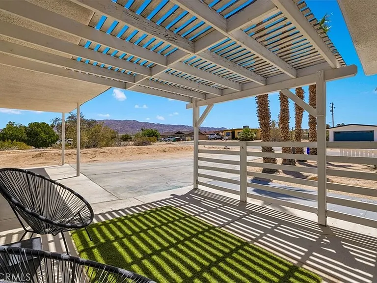 5749 Halsey Ave — Photo 15