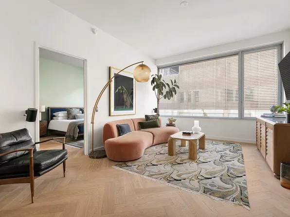 611 W 56th St APT 2B, New York, NY 10019