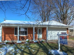 7748 Kaiser St, Canton, MI 48187