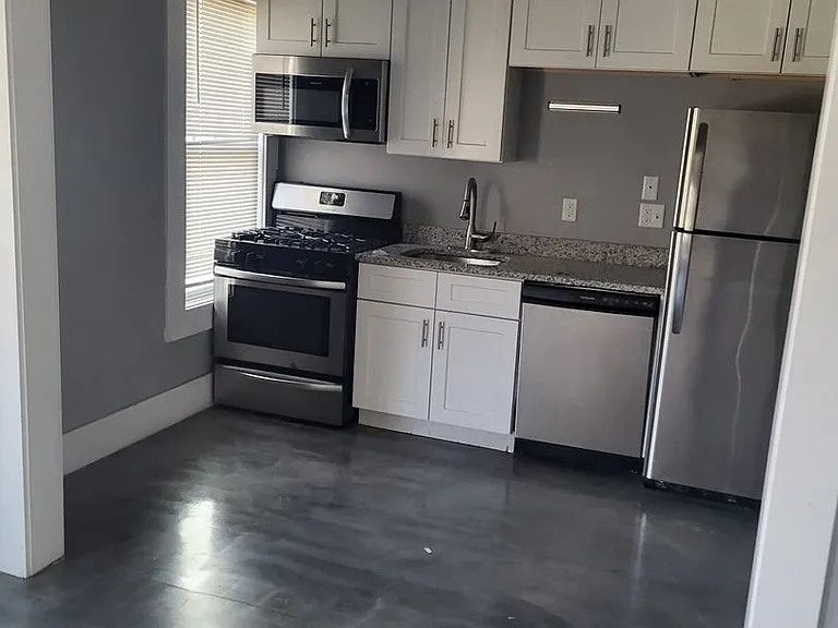 718 15th St — Photo 11