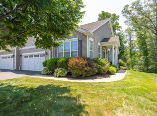 29 Lilac Ln #29, Prospect, CT 06712