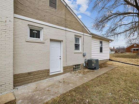 3rd image of 9515 Edmund Ave