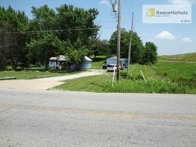 2nd image of 1204 NE Adams Dairy Rd