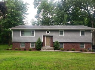11 Pine Rd, Suffern, NY 10901