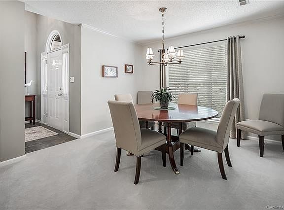 5th image of 9138 Windknob Ct