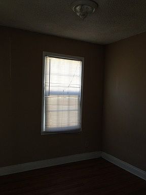 5th image of 7618 Newlin Ave
