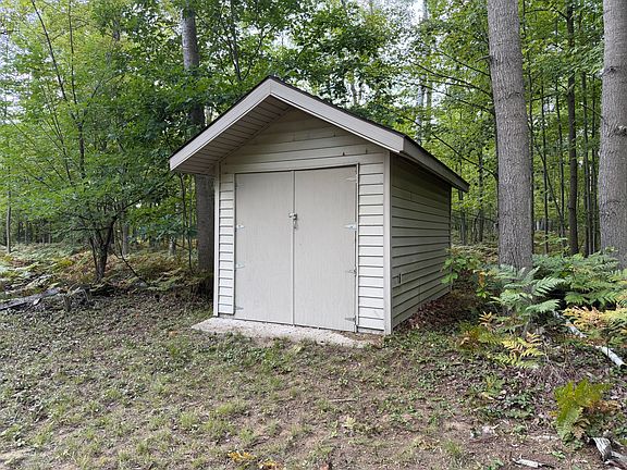 5th image of 1140 Birch Ridge Rd