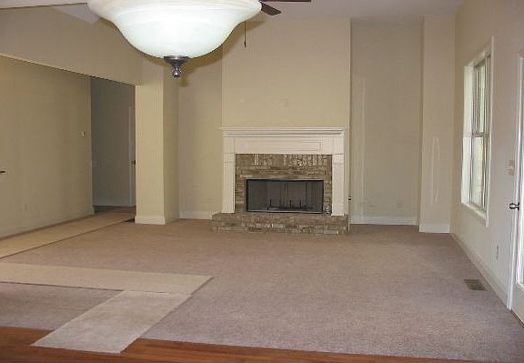 4th image of 5328 Jones Reserve Walk