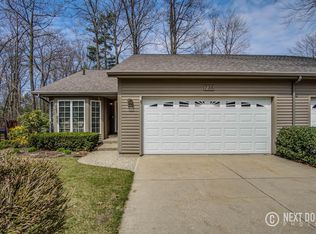 736 Mapleway Dr, Norton Shores, MI