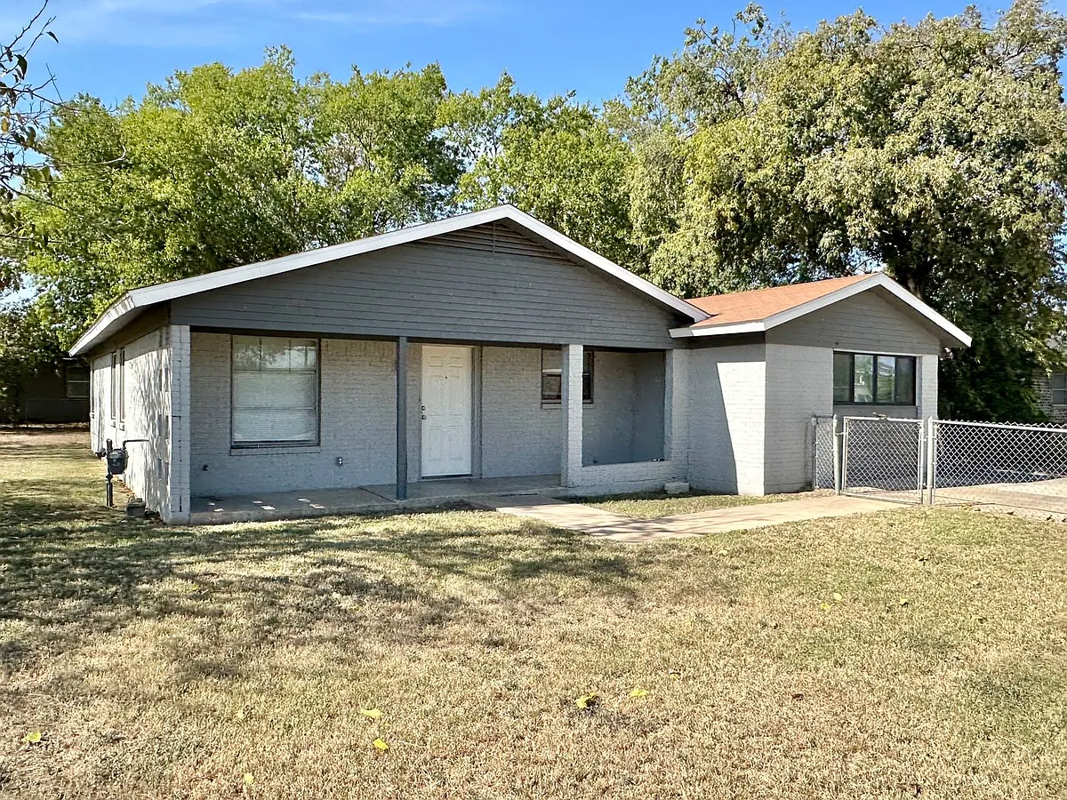 Building Photo - 1505 S Ws Young Dr