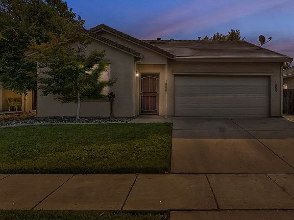 3rd image of 1855 Woodland Dr