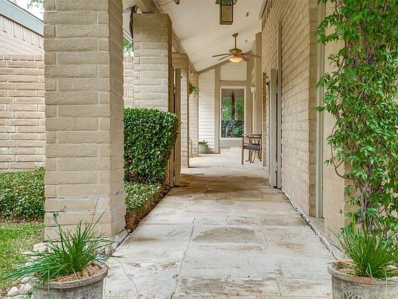 3rd image of 3733 Millswood Dr