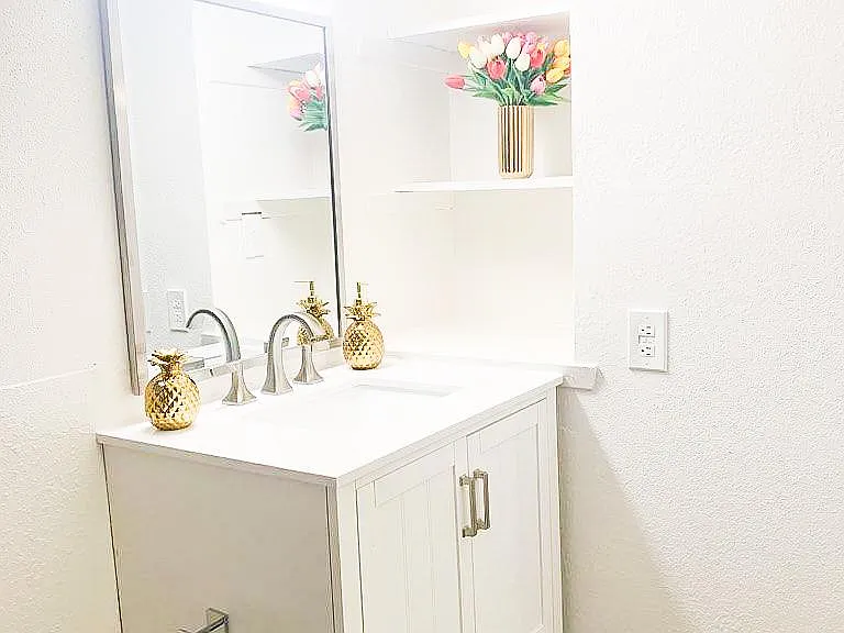 200 E Courtland Pl #10 — Photo 13