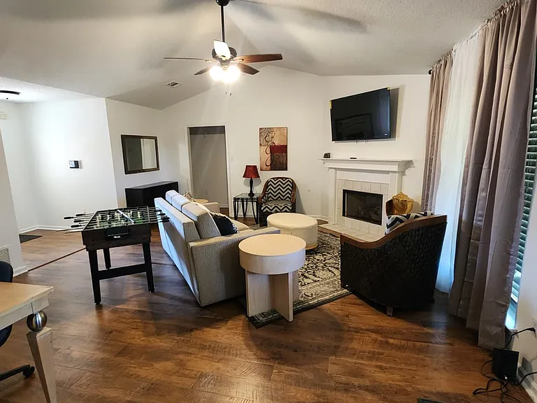 2696 Baird Dr — Photo 3