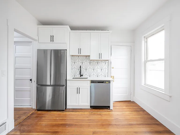 37 Saint Margaret St #2 — Photo 3