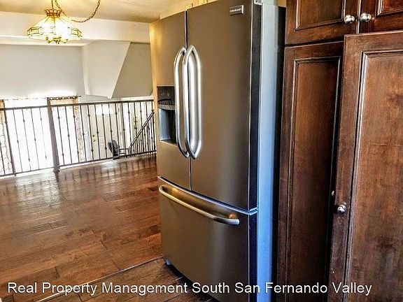 5th image of 9004 Willis Ave Unit 4