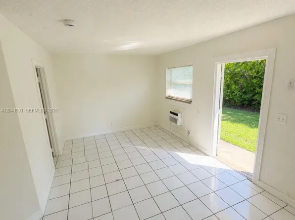 262 SW 23rd St #1-5, Fort Lauderdale, FL 33315