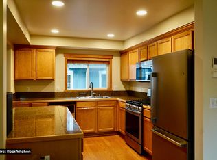 3010B NE 137th St, Seattle, WA 98125