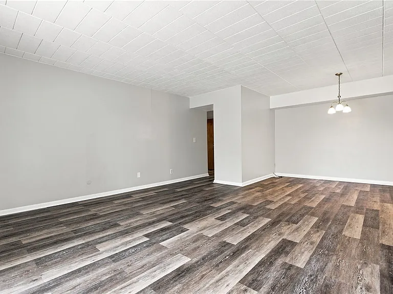 533 Forest Green Dr — Photo 6