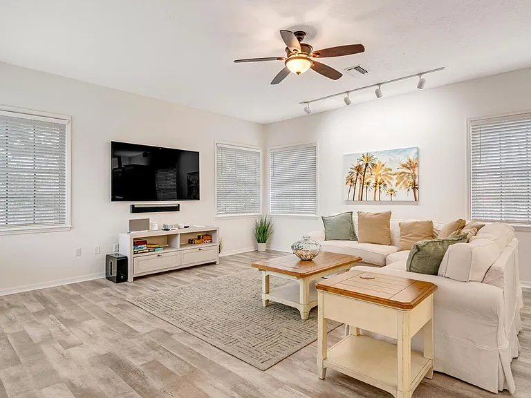 1200 Tree Bay Ln — Photo 3