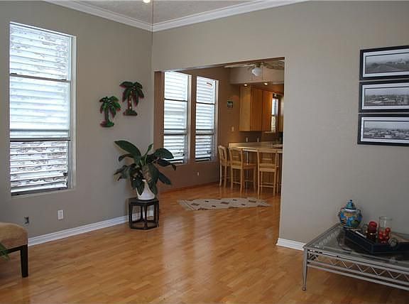 3rd image of 1410 Ursuline St