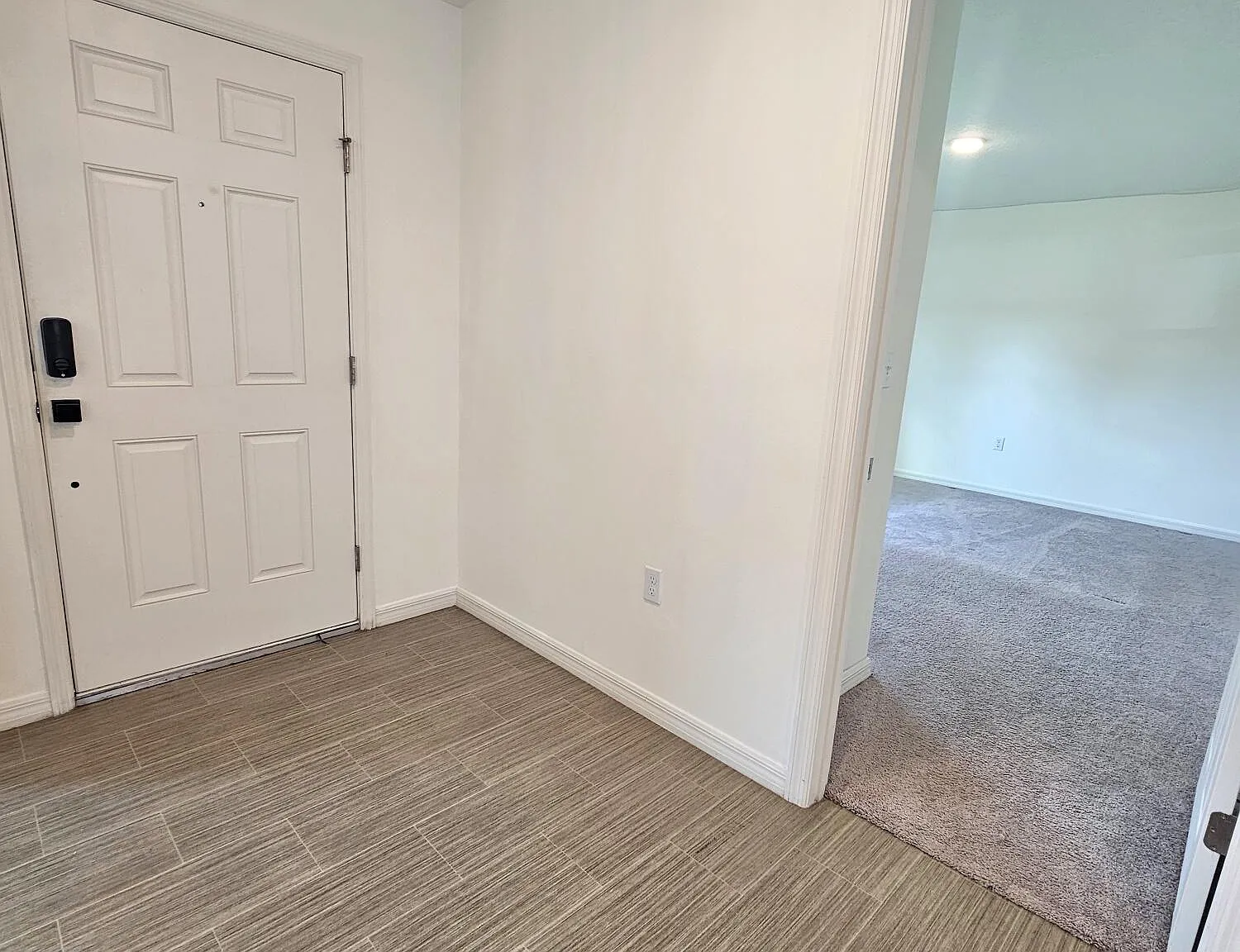 3 bed, 2.0 bath, 2138 sqft, $2,600 — Photo 4