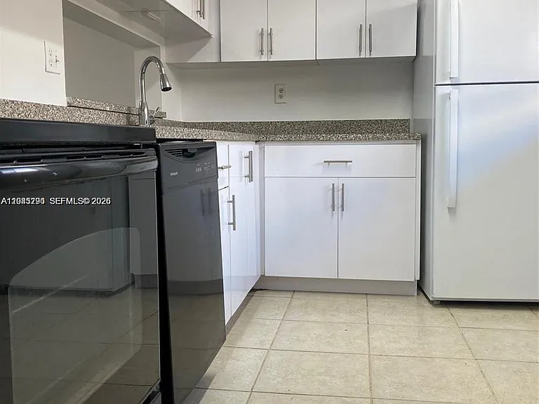 8420 SW 133rd Avenue Rd #422 — Photo 2