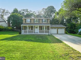 16044 Macedonia Dr, Woodbridge, VA 22191