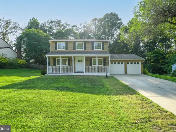 16044 Macedonia Dr, Woodbridge, VA 22191