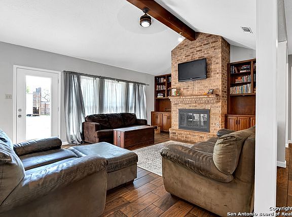 5th image of 6206 Inverrary Dr
