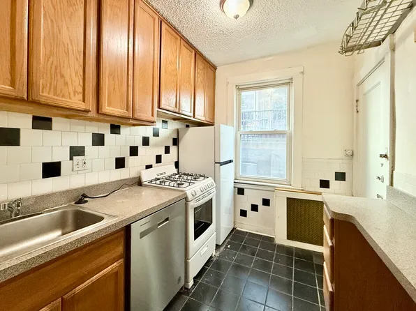 26 Chiswick Rd APT 6, Brighton, MA 02135