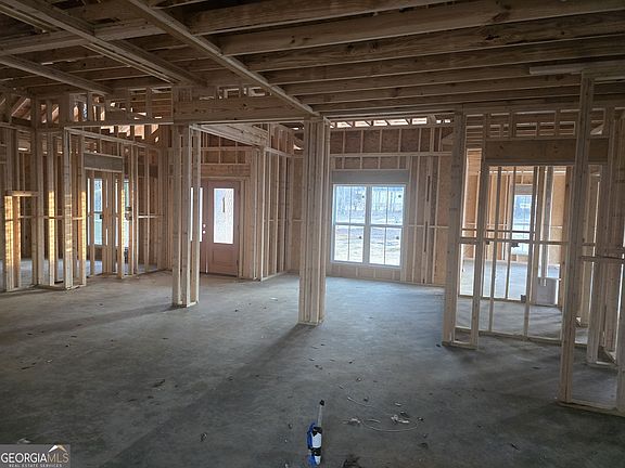 3rd image of 903 Robinhood Rd