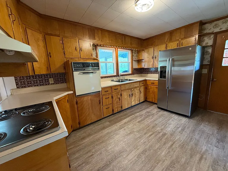 2459 Middlesettlements Rd — Photo 11