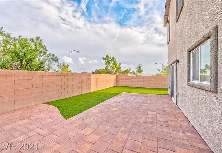 8888 Lake Myers Ct — Photo 3