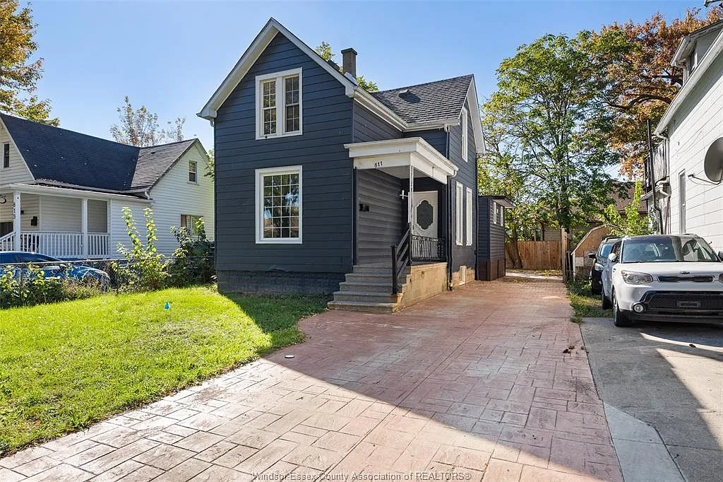 4 bed, 2.5 bath, $2,300 — Photo 1