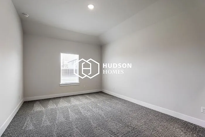 2407 Stonebriar Ln — Photo 6
