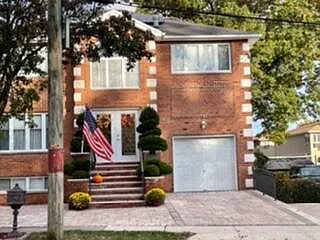 2 bed, 1.0 bath, $2,200 — Photo 2