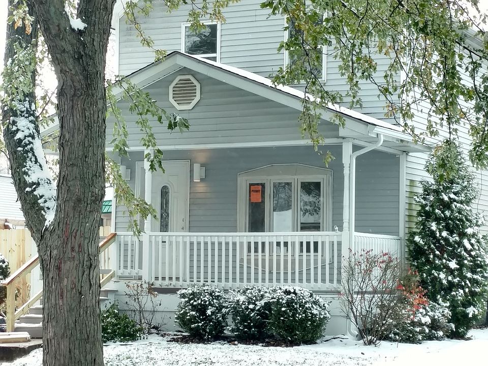 1st image of 371 S Grand Ave